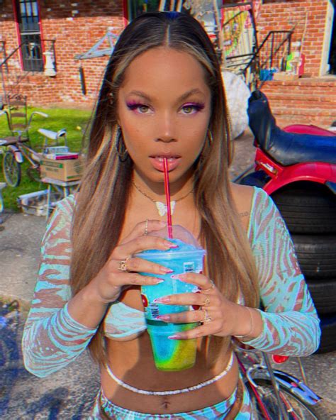 Who is country singer Tanner Adell? | The US Sun