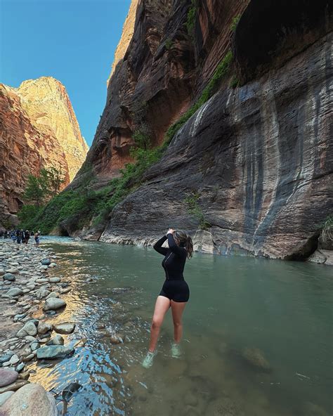 Mandi Awadis | A view with a view | Instagram