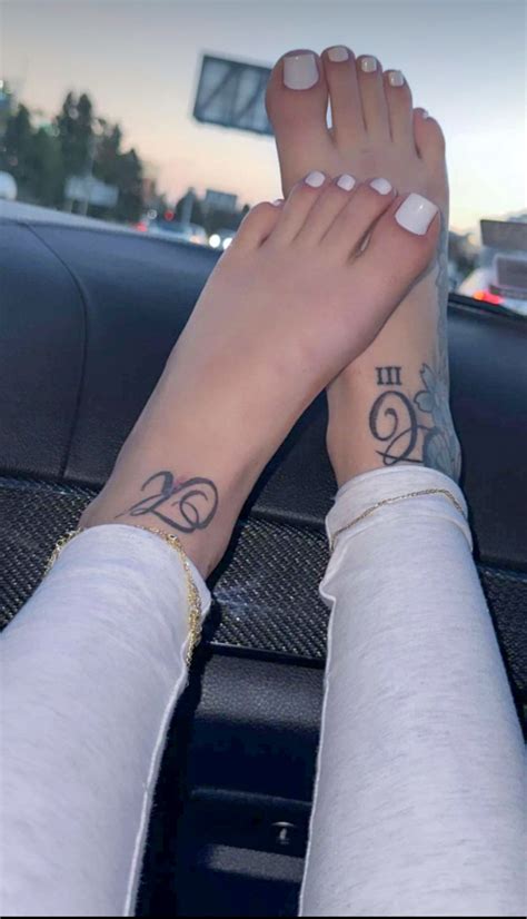 Bhad Bhabie's feet
