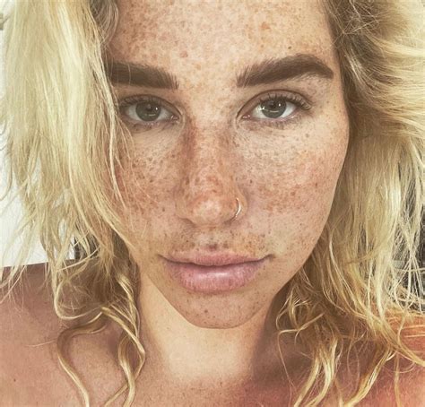 Kesha No Makeup