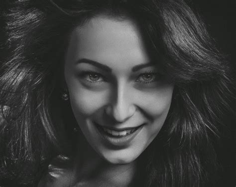 6 Signs That You are With a Man Who Controls You | by Love Solutions | Dec, 2024 | Medium