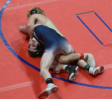 No surprises in final rounds of Alaska state wrestling championships ...