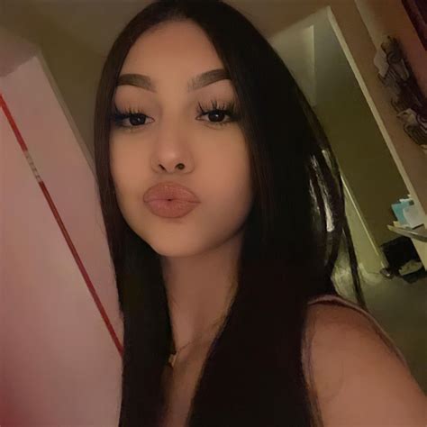 @Lesgyi*024 | Cute makeup looks, Pretty selfies, Pretty latinas