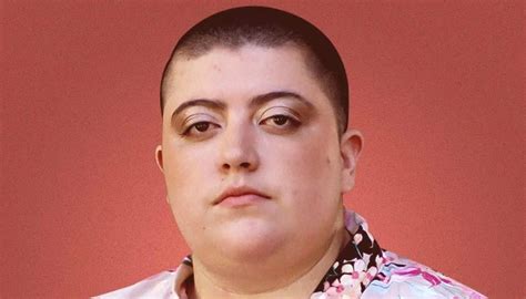 Cantora brasileira Ana Vilela cria perfil no OnlyFans