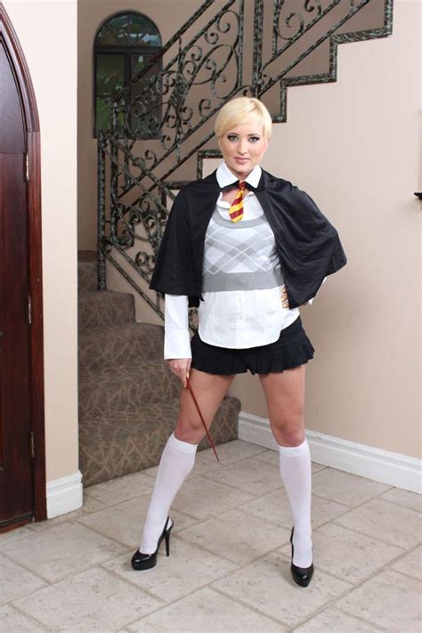 Nora Skyy Exclusive Porn Videos