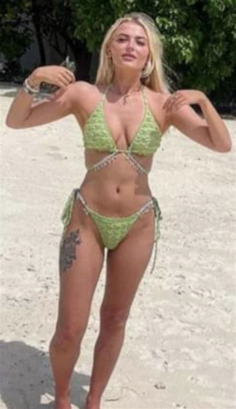 Lucy Fallon hottie : r/lucyfallon