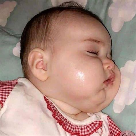 The laughter of the world’s cutest and cutest chubby baby will make you ...