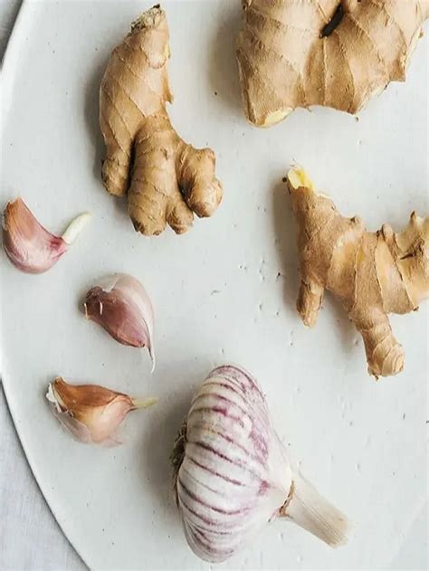 आलं-लसूण फ्रिजमध्ये ठेवायचं की नाही? | Should ginger and garlic be kept ...