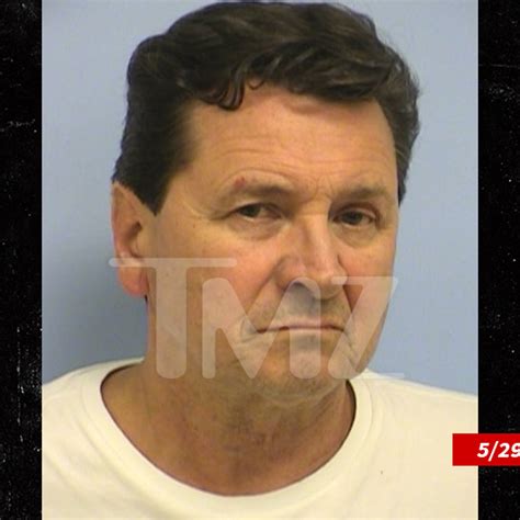 Mark Lindsay Chapman