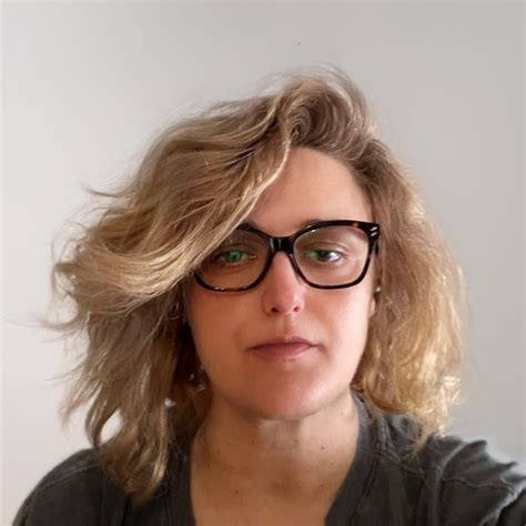 SMS vs. iMessage: Pros, Cons, and Key Differences