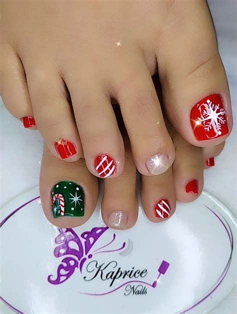 Navidad | Gel toe nails, Nail designs toenails, Pedicure nail designs