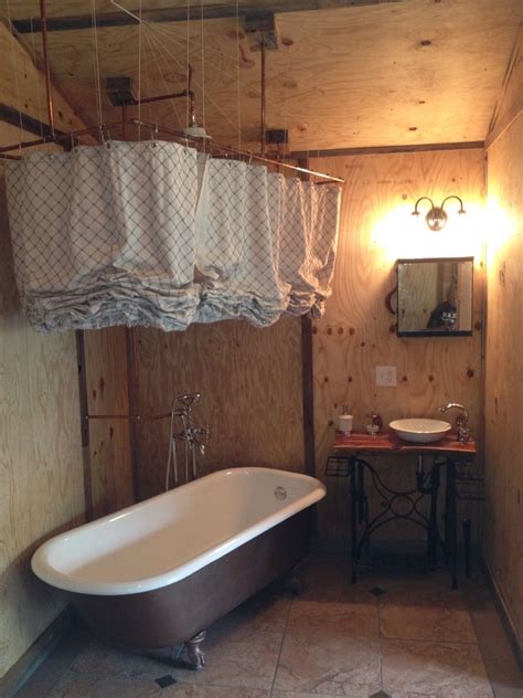 Clawfoot Tub With Shower