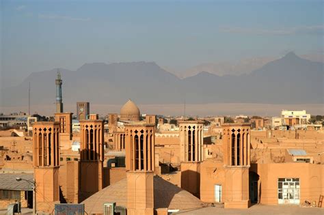 Historic city of Yazd - Iran | Vernacular building, Structure ...
