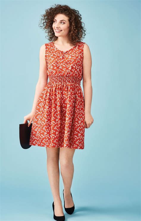 How To Sew A V Waist Dress at Jonathan Worgan blog