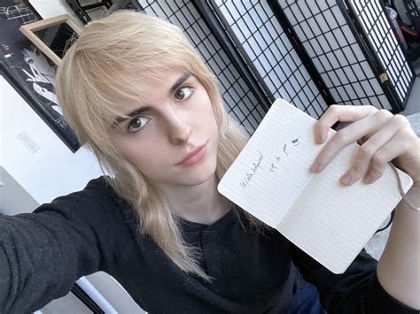 ella_hollywood