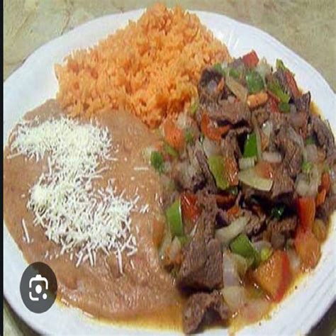 Bistek ala mexicana con Arroz y frijoles - Taqueria HWY 98
