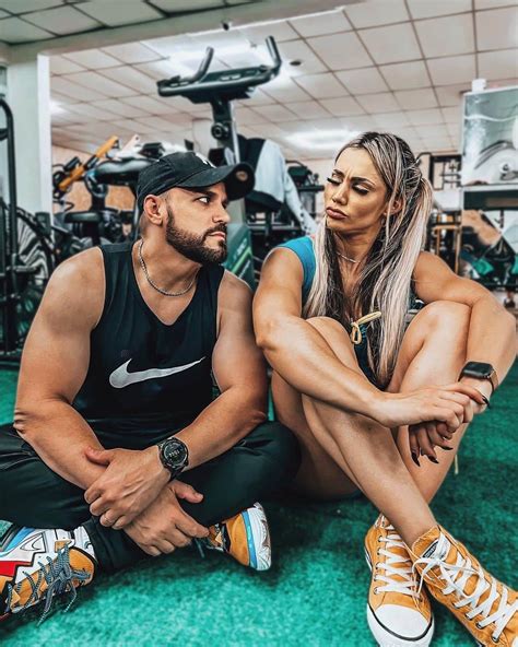 Vivi Winklerさんのインスタグラム写真 - (Vivi WinklerInstagram)「Sem espaço para choro! 👊🏻 @viviwinkler」10月19日 ...