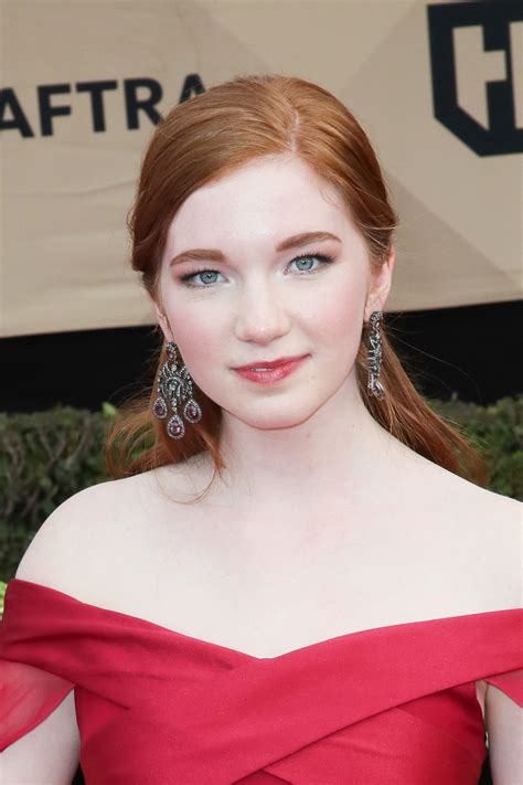 Annalise Basso: età, instagram e film con la bella attrice