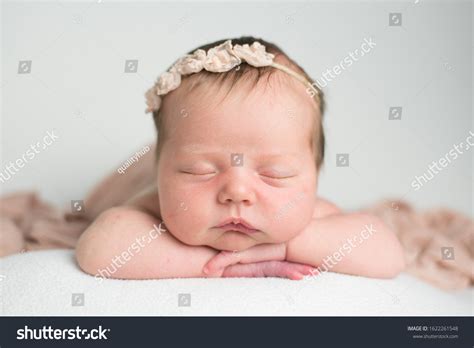 Sleeping Three Week Old Newborn Baby Stock Photo 1622261548 | Shutterstock