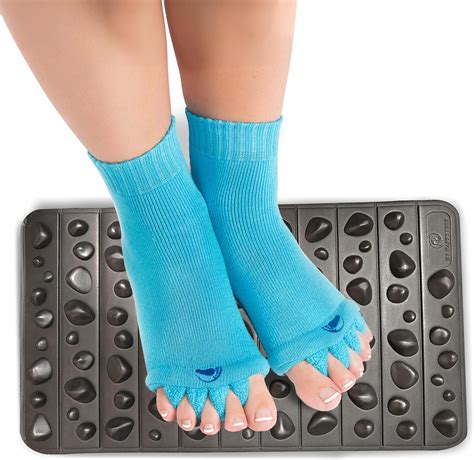 Amazon.com: My Happy Feet Socks Toe Alignment & Rock Mat for Feet ...