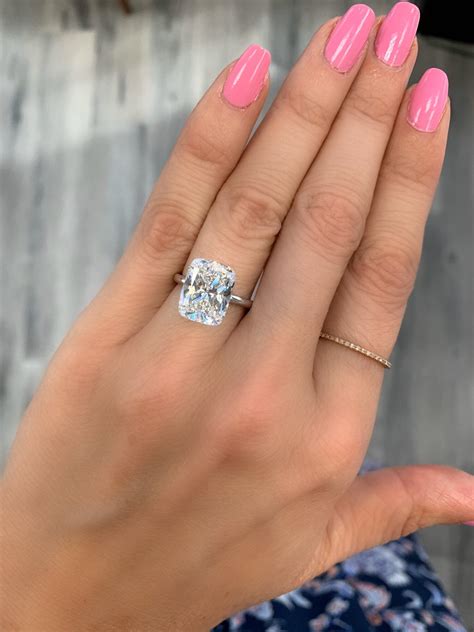 How Much Is A 1.5 Carat Diamond Engagement Ring