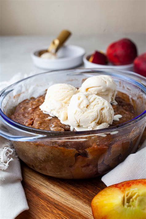 Best Ever Peach Cobbler (Easy Recipe!)