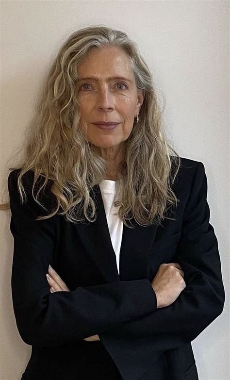 Stylish Older Women, Long Hair Older Women, Going Gray Gracefully ...