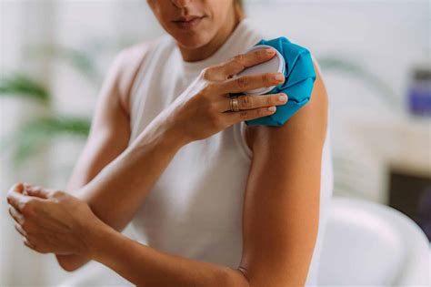 Shoulder Tendonitis: Symptoms, Causes, Treatment, and Prevention – Fitness Volt