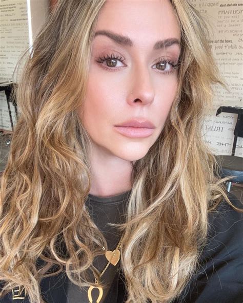Jennifer Love Hewitt looks unrecognizable after dramatic hair transformation
