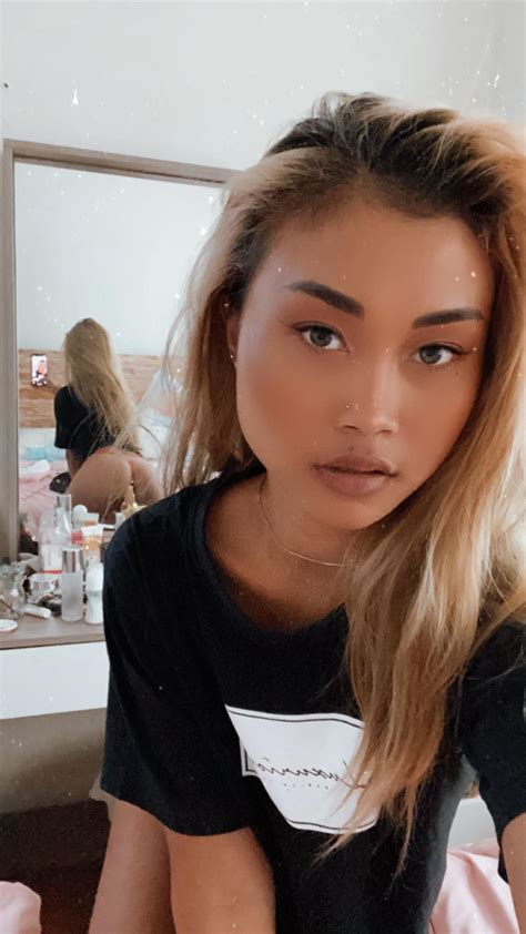 Would you cum to my ass or my make up face?😏 | Scrolller