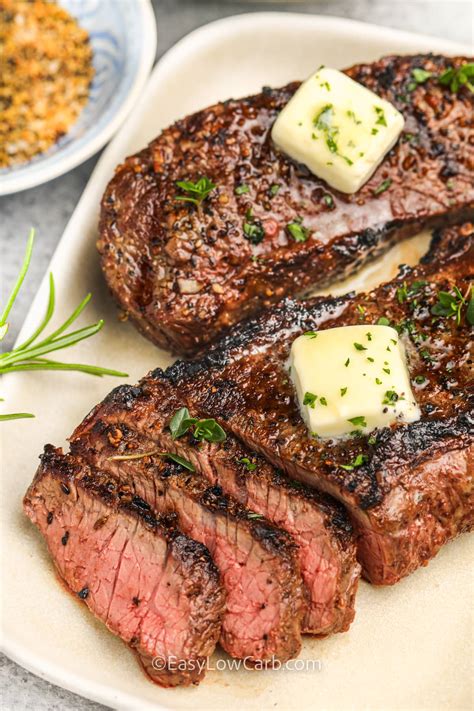 Grilled Sirloin Steak (So Juicy and Flavorful!) - Easy Low Carb