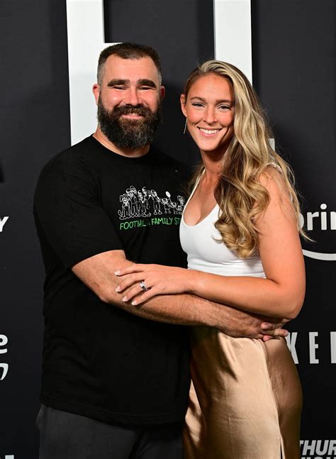 Jason Kelce and wife Kylie share their love story, which began on Tinder