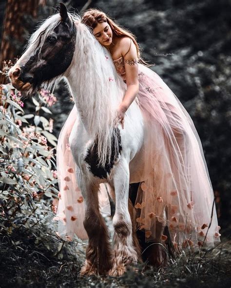 Épinglé par Mandy Young sur Photography. | Cheval empaillé ...