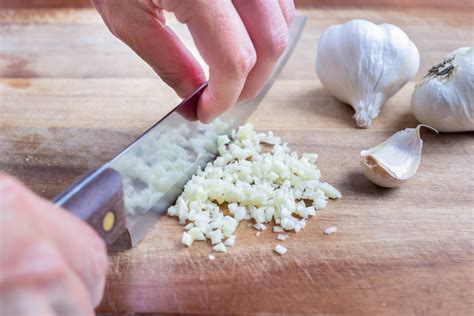 How to Mince Garlic Cloves - Evolving Table