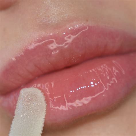 NEW Strawberry Crystal Clear Lip Gloss + Vitamin E | Lips, Lip gloss ...