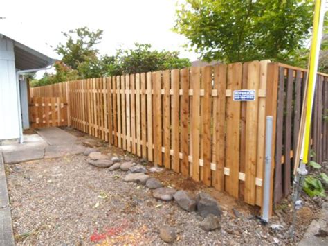 How to build a modern good neighbor fence - patchwork&pebbles