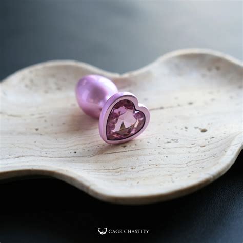Pink Heart Butt Plug – Adorably Bold With A Feminine Twist