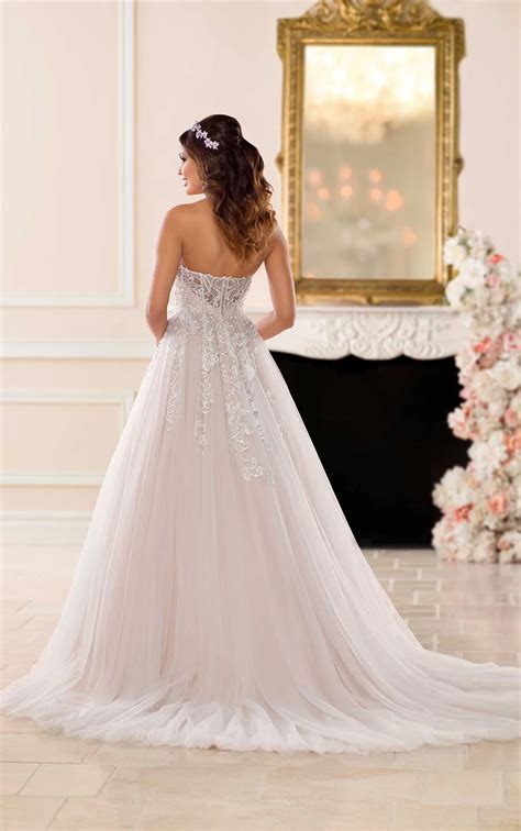 Designer Plus-Size Princess Wedding Dress | Stella York Wedding Dresses