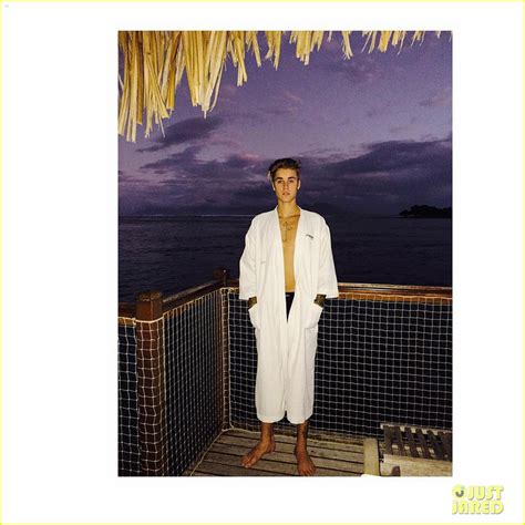 Justin Bieber Goes Butt Naked In New Vacation Pic!: Photo 3410140 ...