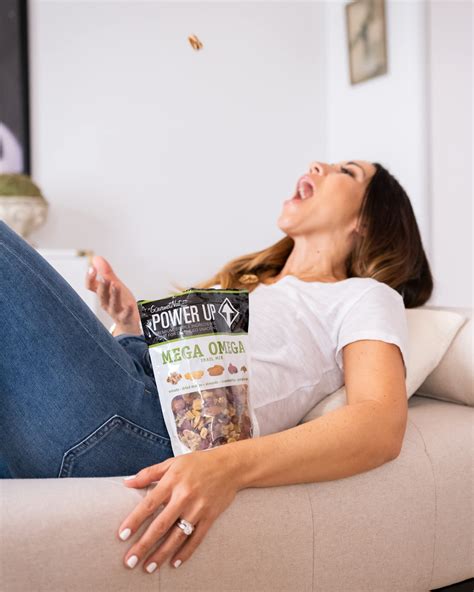 Snapklik.com : Power Up Premium Trail Mix - Mega Omega Trail Mix 14oz