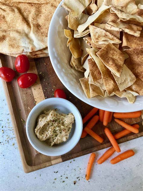 Crunchy Baked Pita Chips (without oil) - Very Veganish
