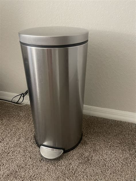 Garbage Can 30L/8 gallon for Sale in Miami, FL - OfferUp