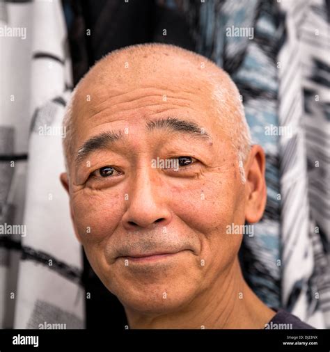 Elderly man japan hi-res stock photography and images - Alamy