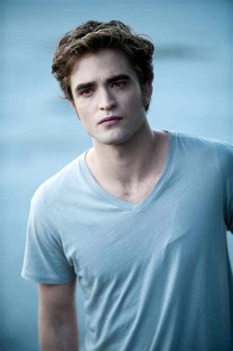 Robert Pattinson News: Looking Good At 109, Happy Birthday Edward Cullen!