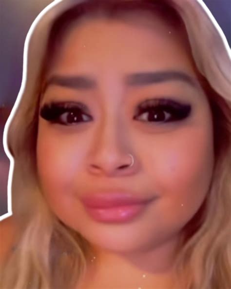 Why Ash Trevino is a Controversial Social Media Momfluencer? - Piqora.com