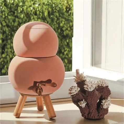 Reimagined clay water filter uses white ceramic for a better design ...