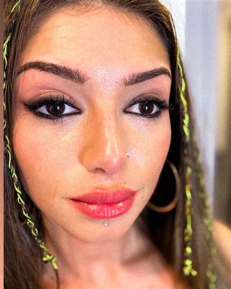 Beauty Makeup, Eye Makeup, Mary Elizabeth Winstead, Keene, Sex Education, Cute Faces, Female ...