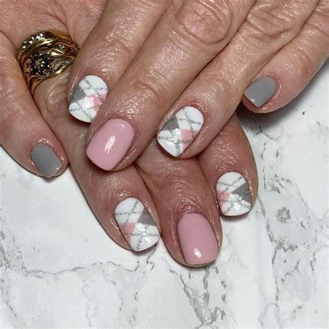 12 Preppy Nail Art Ideas, From Plaid Tips To Pearl Accents