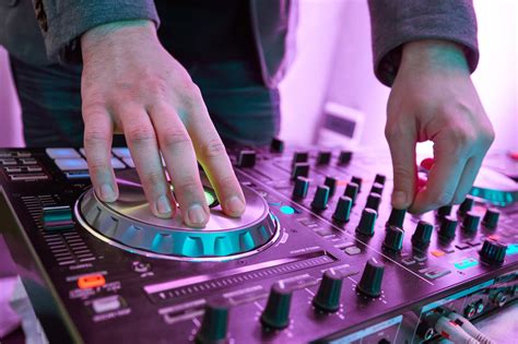 Best DJ Controllers of 2018 - Adorama