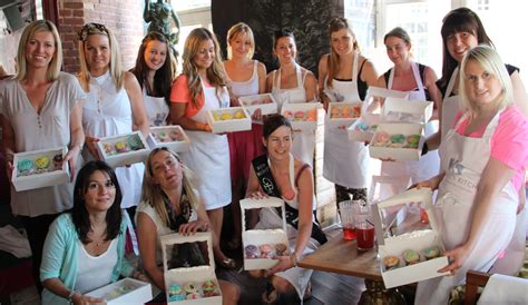Hen party - cupcake decorating class | Hen do, Hen party, Hens ...
